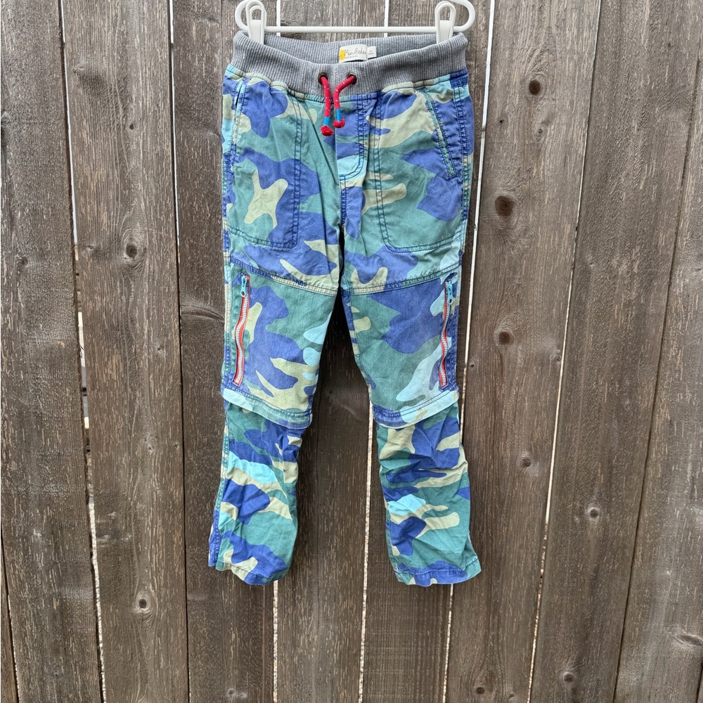 Boys 9 Mini Boden convertible Camouflage Adventure Pants/shorts with zip